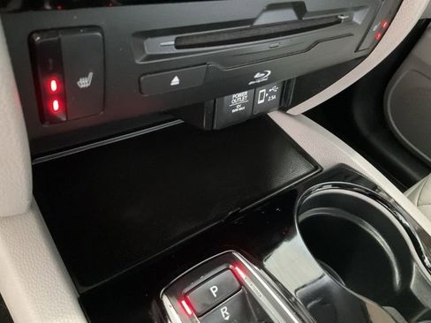 Used 2022 Honda Pilot Touring image 14