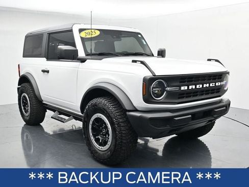 Used 2025 Ford Bronco 2-Door AWD/4WD image 2