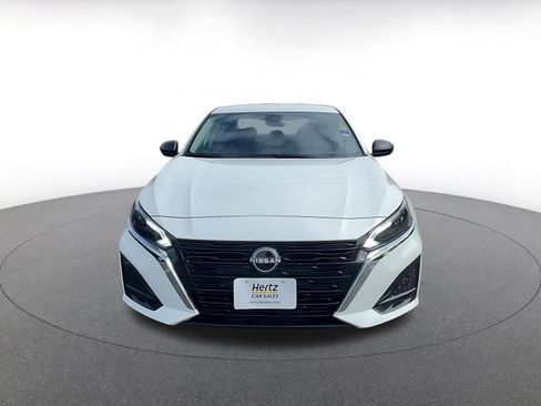 Used 2025 Nissan Altima 2.5 SV image 4