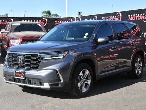 Used 2024 Honda Pilot EX-L image 3