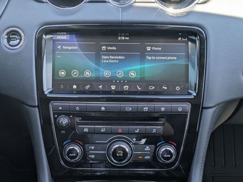 Used 2019 Jaguar XJ R-Sport AWD/4WD image 18