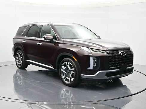 Used 2024 Hyundai Palisade Limited image 3