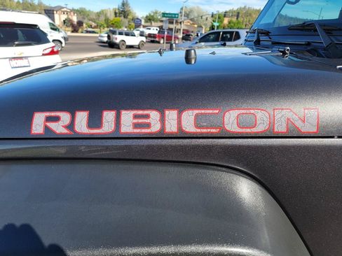 Used 2016 Jeep Wrangler Unlimited Rubicon w/ Connectivity Group AWD/4WD image 16
