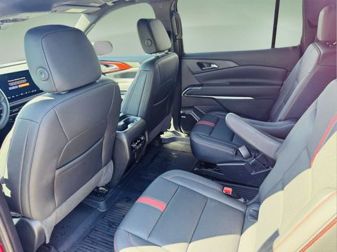 Used 2024 Chevrolet Traverse RS w/ LPO, Floor Liner Package image 31