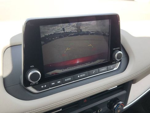 Used 2025 Nissan Rogue SV AWD/4WD image 25