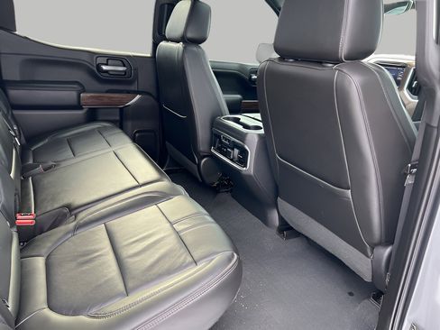 Used 2019 Chevrolet Silverado 1500 High Country w/ Technology Package image 31