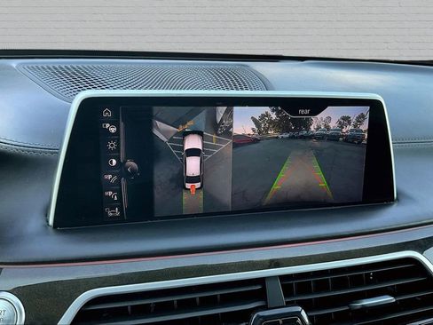 Used 2017 BMW 740i RWD image 14
