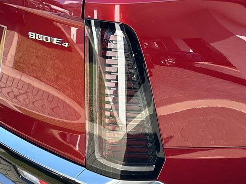 New 2026 Cadillac Vistiq Luxury image 8