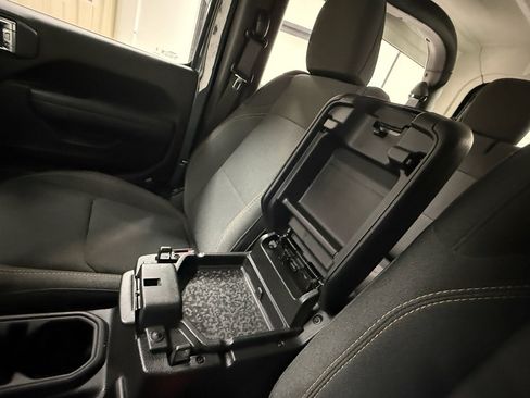 Used 2024 Jeep Wrangler Sport image 33