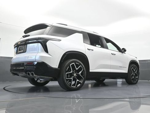 Used 2025 Chevrolet Traverse High Country FWD image 67
