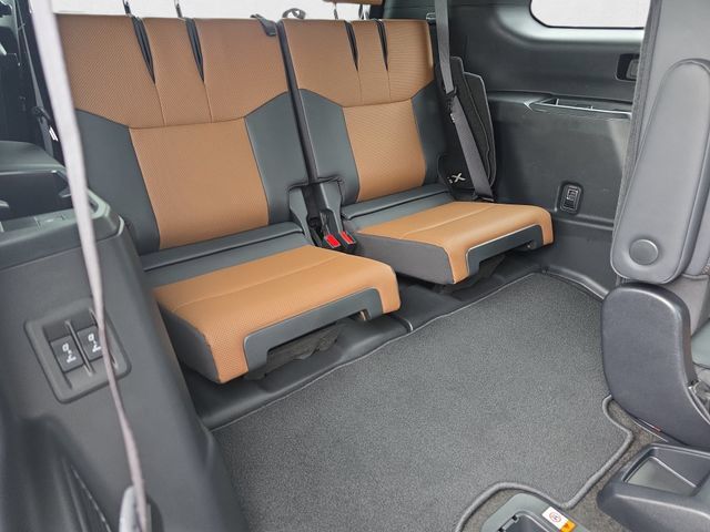 Certified 2024 Lexus GX 550 w/ Cold Area Package AWD/4WD image 12