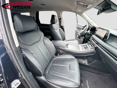 Used 2023 Hyundai Palisade SEL FWD image 40