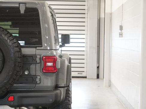 Used 2023 Jeep Wrangler Unlimited Rubicon 392 w/ Xtreme Recon 35" Tire Package AWD/4WD image 10