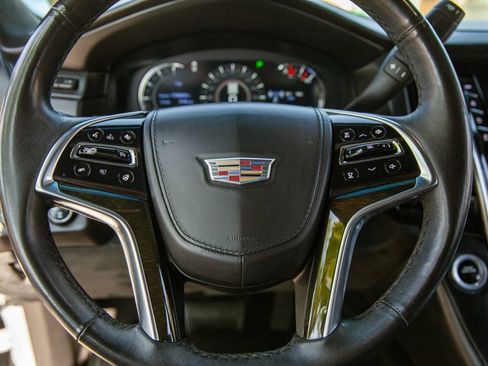 Used 2017 Cadillac Escalade Platinum AWD/4WD image 16
