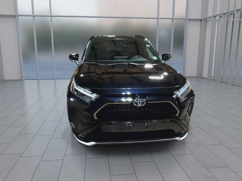 Used 2024 Toyota RAV4 SE w/ Weather & Moonroof Package AWD/4WD image 3