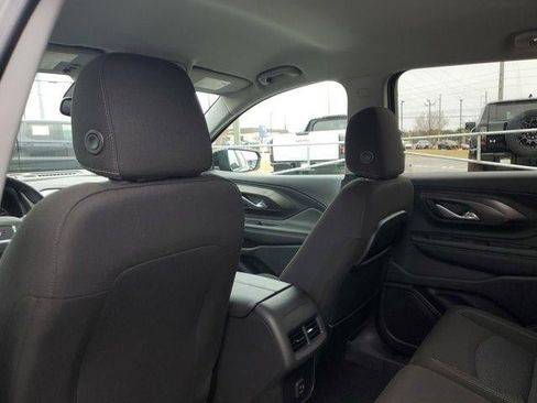 Used 2022 GMC Terrain SLE w/ Elevation Edition image 7