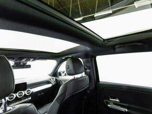 Certified 2023 Mercedes-Benz EQB 300 4MATIC image 19