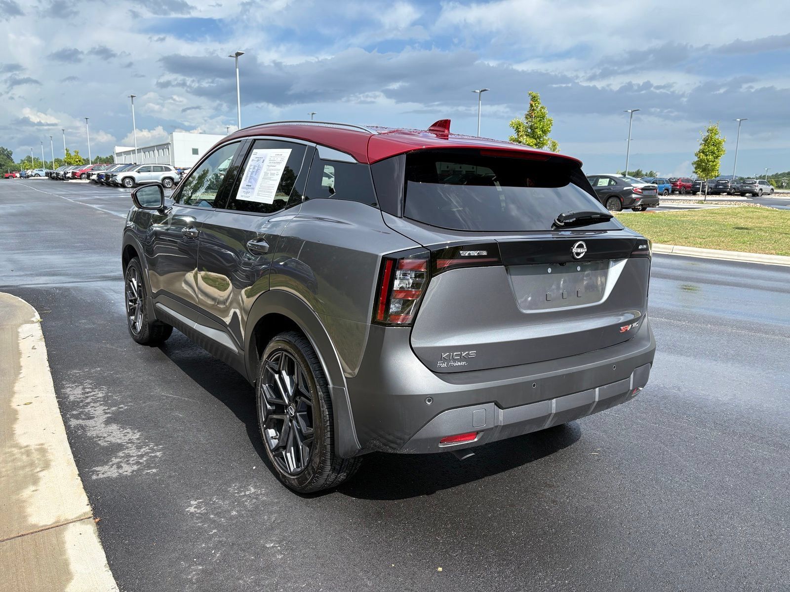 Used 2025 Nissan Kicks SR AWD/4WD image 6