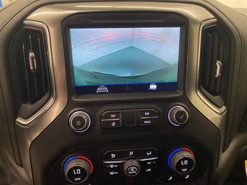 Used 2022 Chevrolet Silverado 1500 LT AWD/4WD image 19