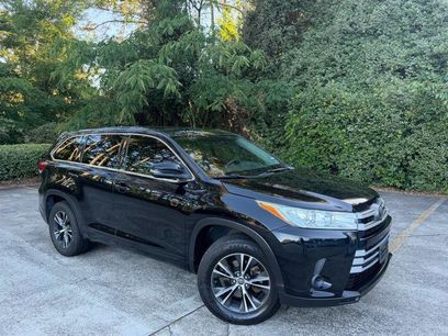 Used 2018 Toyota Highlander LE