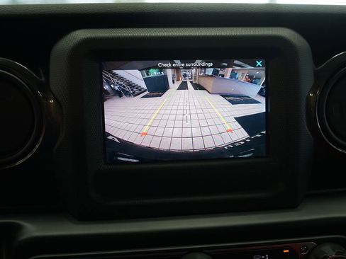 Used 2020 Jeep Wrangler Unlimited Sport image 9