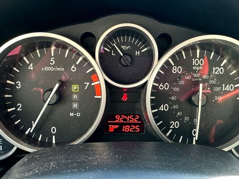 Used 2009 MAZDA MX-5 Miata Grand Touring RWD image 10