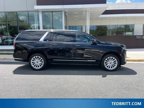 Used 2021 Cadillac Escalade ESV Luxury image 15