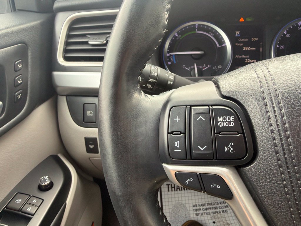 Used 2018 Toyota Highlander Limited Platinum AWD/4WD image 30