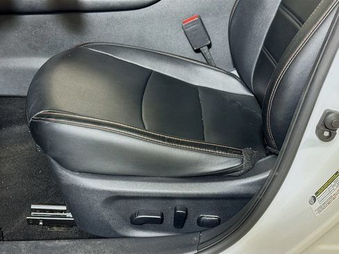 Used 2024 Nissan Sentra SR w/ SR Premium Package FWD image 17