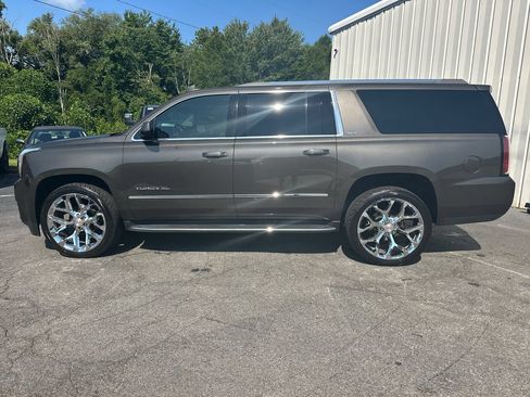 Used 2019 GMC Yukon XL SLT w/ Premium Edition RWD image 9