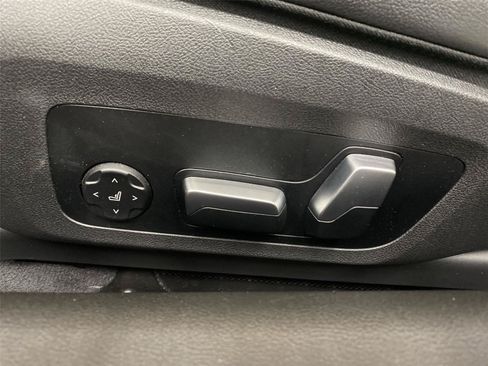 Used 2021 BMW 430i Coupe w/ Convenience Package RWD image 18