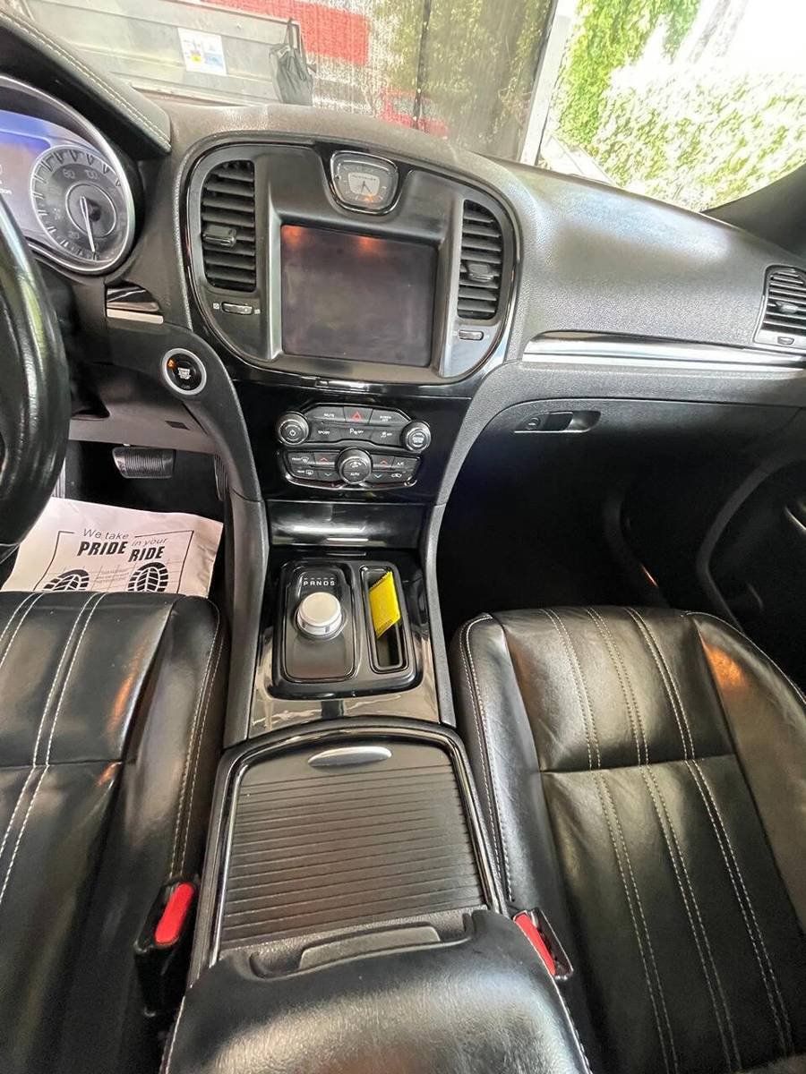 Used 2021 Chrysler 300 S RWD image 8
