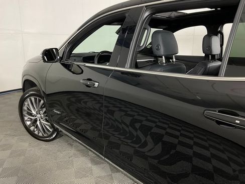 Used 2025 Buick Enclave Avenir w/ Super Cruise Package FWD image 41