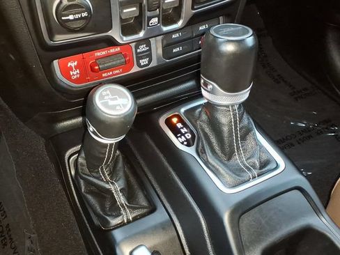 Used 2021 Jeep Gladiator Rubicon AWD/4WD image 21