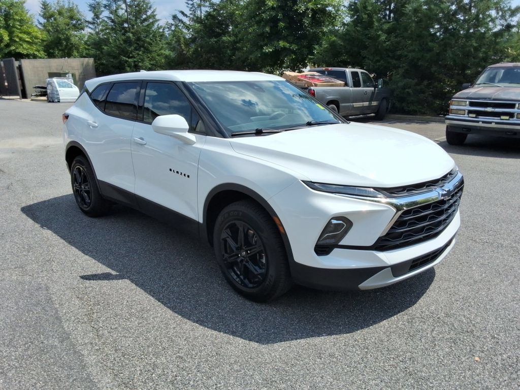 Certified 2023 Chevrolet Blazer LT FWD image 3