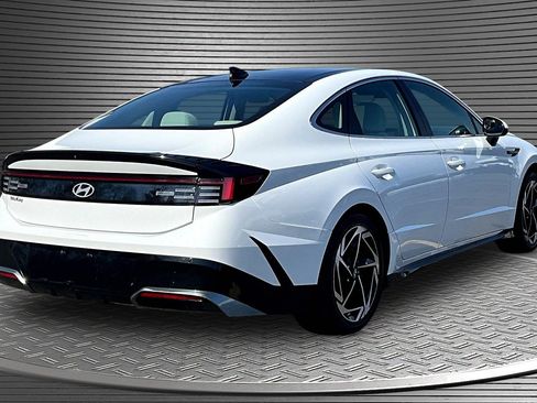 Used 2024 Hyundai Sonata SEL w/ Convenience Package FWD image 6