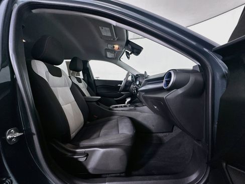 Used 2025 Chevrolet Trax LS w/ LS Convenience Package FWD image 30
