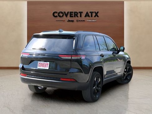 Used 2023 Jeep Grand Cherokee Altitude image 5