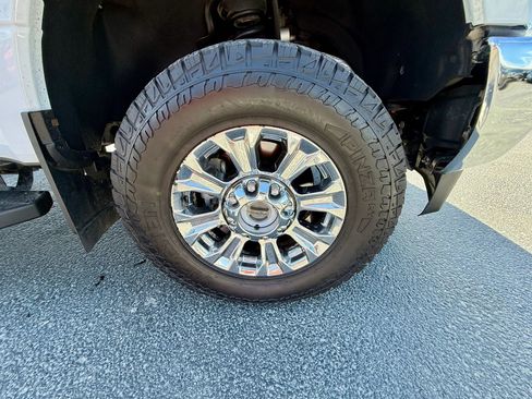 Used 2019 Ford F350 XLT w/ XLT Premium Package AWD/4WD image 17