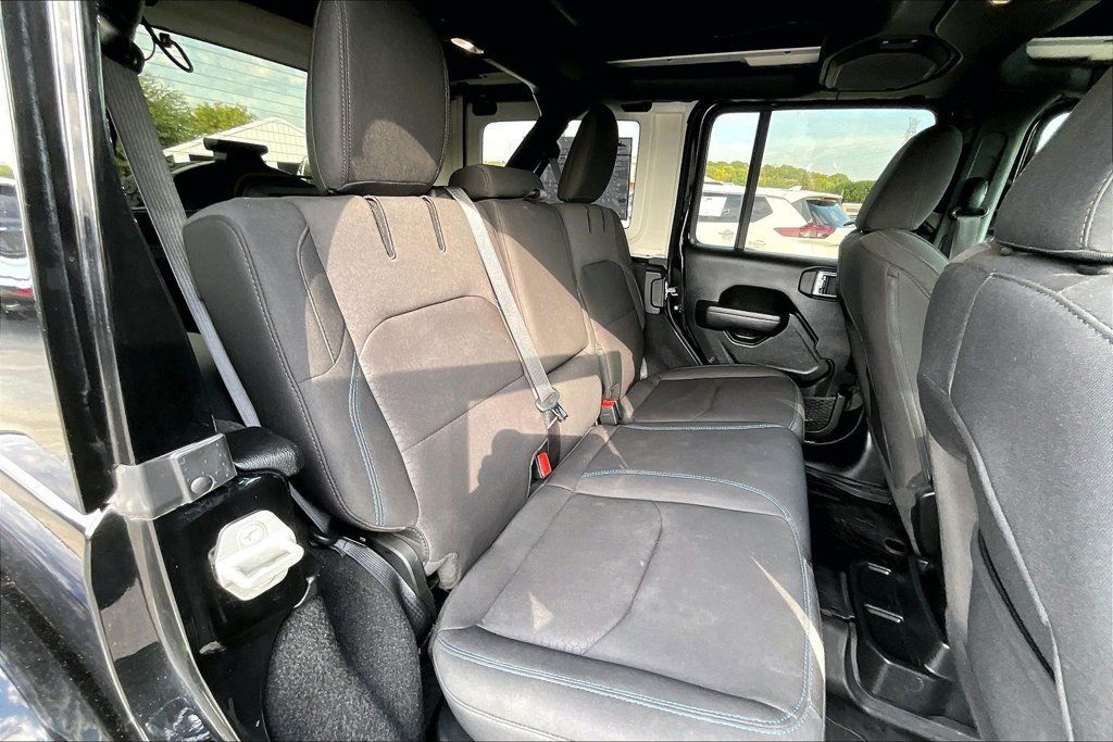 Used 2023 Jeep Wrangler Unlimited Rubicon 4xe w/ Cold Weather Group AWD/4WD image 29