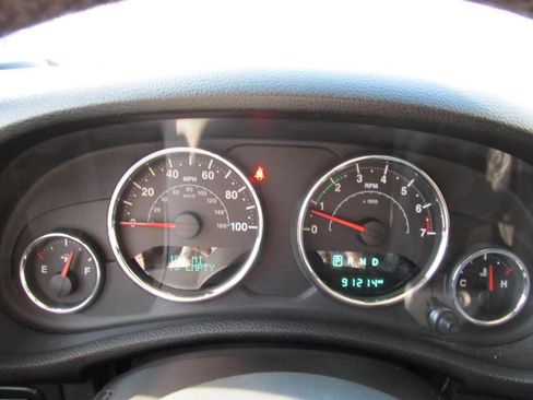 Used 2016 Jeep Wrangler Unlimited Rubicon w/ Connectivity Group image 57