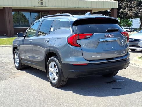 Used 2021 GMC Terrain SLE w/ Driver Convenience Package AWD/4WD image 3