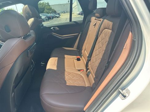 Used 2023 BMW X5 xDrive45e w/ Climate Comfort Package AWD/4WD image 25