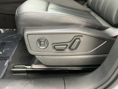 Used 2025 Audi Q5 Premium Plus AWD/4WD image 13