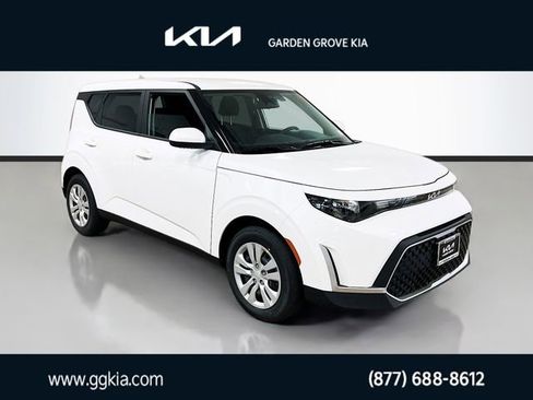 New 2025 Kia Soul LX image 1