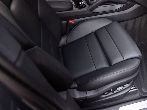 Certified 2026 Porsche Cayenne AWD/4WD image 33
