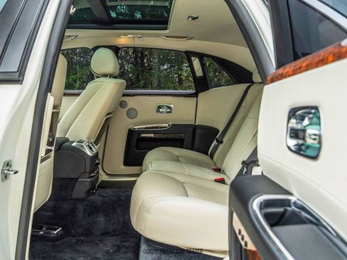 Used 2015 Rolls-Royce Ghost image 75