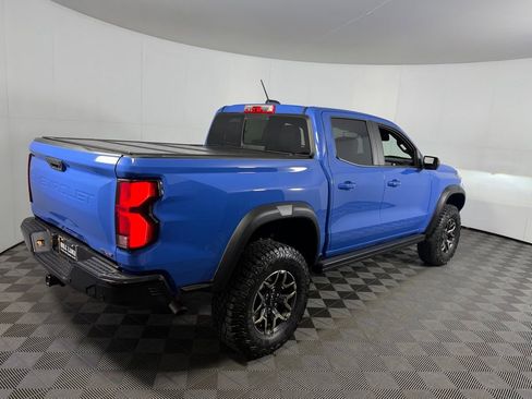 Used 2025 Chevrolet Colorado ZR2 w/ Technology Package AWD/4WD image 4