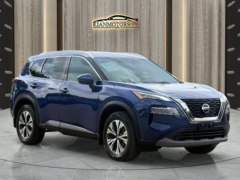 Used 2021 Nissan Rogue SV w/ Premium Package FWD image 1