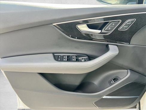 Used 2025 Audi Q7 3.0T Premium Plus image 11